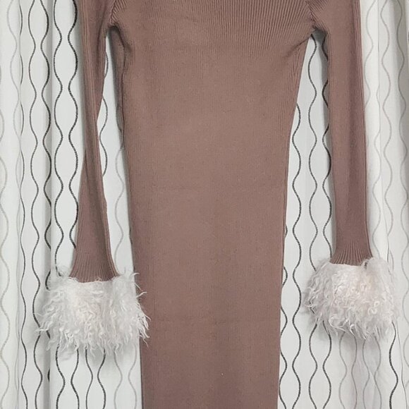 Emma & Posh long, ribbed cardi-dress, faux fur collar/cuffs - Picture 5 of 5